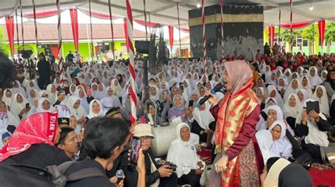 Sambangi Ponpes Di Palembang Atikoh Ganjar Kenalkan Program Santripreneur