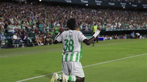 Un solvente Betis golea a un Valencia inofensivo España Times