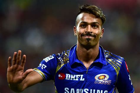 IPL 2019: Hardik Pandya joins Mumbai Indians’ pre-tournament camp - myKhel