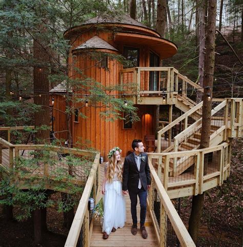 Best Romantic Getaway Treehouse Rentals In Ohio Sarah Scoop