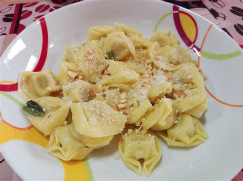 Ricetta Tortelli Burro E Salvia Dolcidee