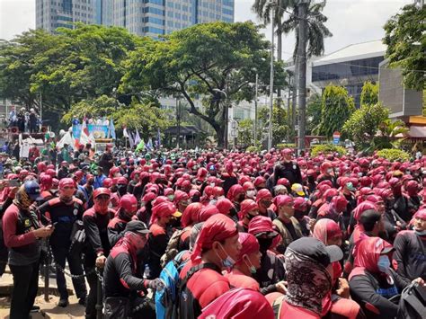 Polisi Sebut Hari Ini 6 000 Buruh Demo Depan DPR RI Republika Online