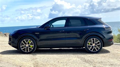 Porsche Cayenne E Hybrid 2024 SUV Drive