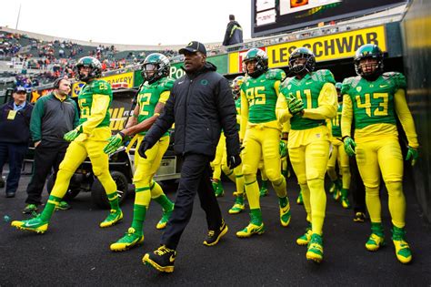 Oregon Ducks Pink Uniforms How Phil Knight And Nike Rebuilt The Oregon Ducks Football Program