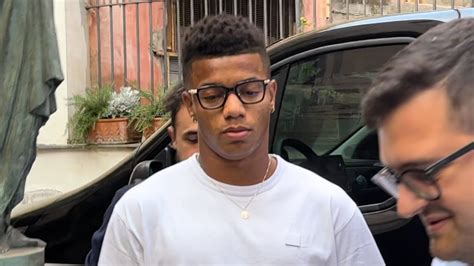 DAVID NERES a NAPOLI nuovo acquisto già arrivato in città YouTube