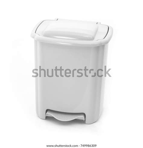 Garbage Can Stock Photo 749986309 Shutterstock