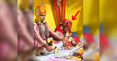 Viral Video Groom Lovingly Woke Up Bride Who Was Sleeping In Wedding Hall Viral Video शादी के