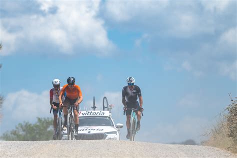 Vincenzo Nibali E Alessandro Ballan A Buonconvento Per Nova Eroica