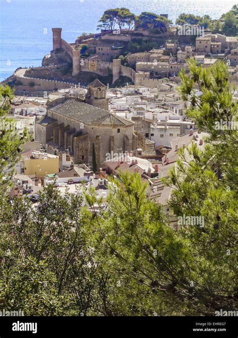 La Ciudad De Tossa De Mar Cataluña España Fotografía De Stock Alamy