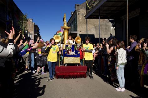 Celebrating Man’s Best Friend~Mystic Krewe of Barkus Parade - Laissez ...