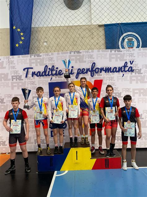 Sportivii De La Acs Lupte Bsg Pe Podium Stiri Din Mures Stiri Targu