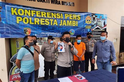 DF Bacok Telinga Temannya Di Warung Tuak Nyaris Putus