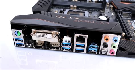 ASRock Z170 Extreme6 im Test - I/O-Panel / Anschlüsse / Besonderheiten ...