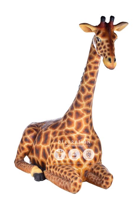 Girafe Couchée à louer pour la décoration de votre évènement