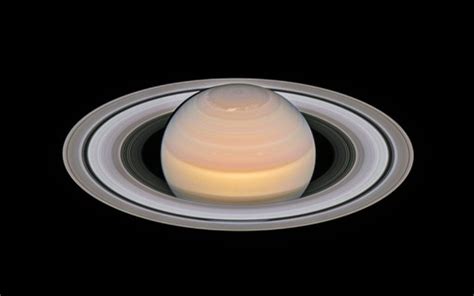 Telescópio Hubble registra imagens detalhadas de Saturno e Marte