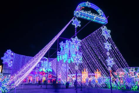 Houston Holiday Lights: Magical Winter Lights & Lantern Festival - Eat Work Travel | Travel Blog ...