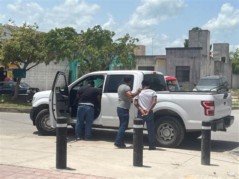 Detienen A Chofer De Combi Por Chocar Contra Camioneta De La Fiscal A Y