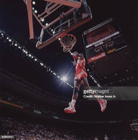 Dominique Wilkins Dunk Contest Photos and Premium High Res Pictures ...