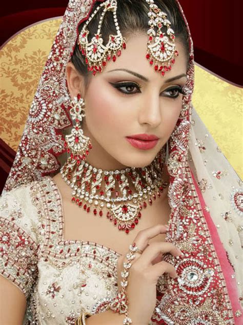 Pakistani Dulhan Dresses - fashion world