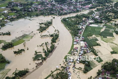 Banjir Dan Tanah Longsor Terjang Kabupaten Pesisir Selatan Republika