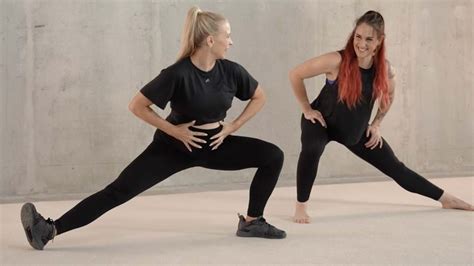 How To Safely Exercise During Pregnancy Les Mills