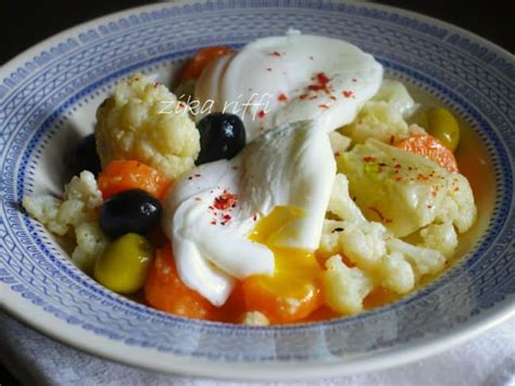 SALADE DE CHOU FLEUR FENOUIL CAROTTES ET ŒUFS POCHÉS VINAIGRETTE