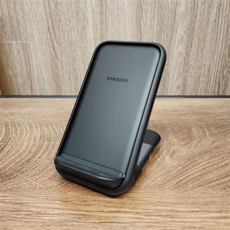 完整版含原廠充電器及充電線三星 SAMSUNG 原廠 15W 無線閃充充電座 EP N5200 黑色 蝦皮購物