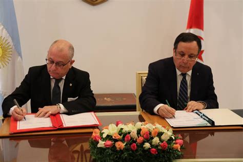 Signature De Trois Accords De Coop Ration Entre La Tunisie Et Largentine