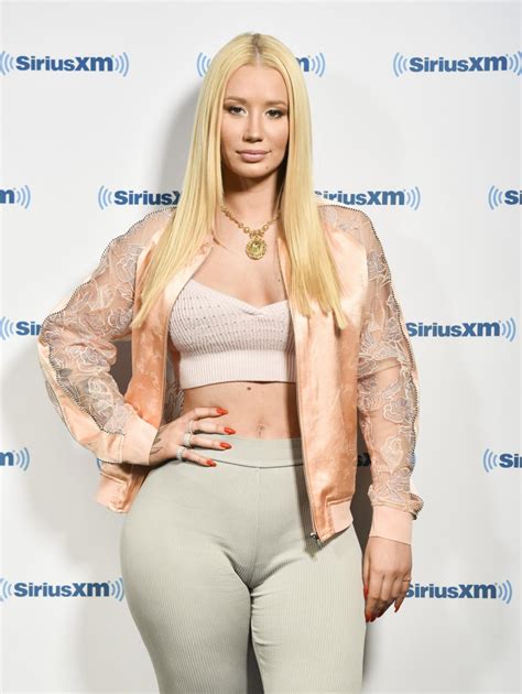 Iggy Azalea Impresiona Con Sus Tremendas Curvas Y Su Diminuto Abdomen