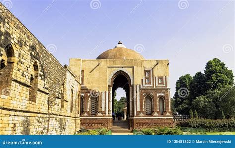 Alai Darwaza Or Alai Gate The Entrance To The Quwwat Ul Islam Mosque