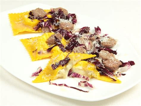 Agnolotti Ripieni Di Salsiccia E Radicchio Le Vostre Ricette Cookaround