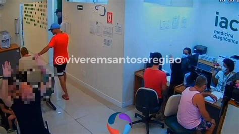 Veja O Momento Em Que Bandidos Armados Assaltam Laborat Rio No Litoral