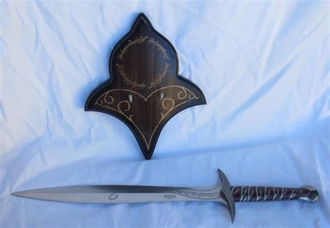 Lord Of The Rings Sting Sword With Display Plaque Uc United Cutlery