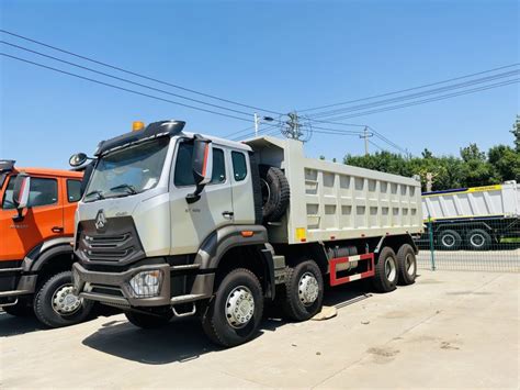 Sinotruk Howo N7 8×4 Dump Truck