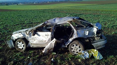 Unfall Bei Balhorn J Hriger Berschlagt Sich Mit Auto