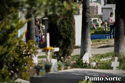 Madre encuentra a su hijo asesinado en el panteón Punto Norte