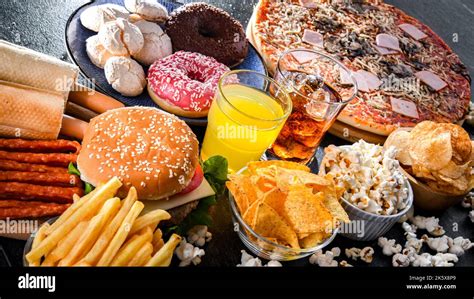 Alimentos Que Aumentan El Riesgo De Cáncer Comida Chatarra Fotografía De Stock Alamy