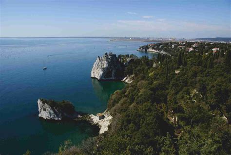 Trieste Carso Trieste E La Splendida Costa Tra Mare E Alte Scogliere