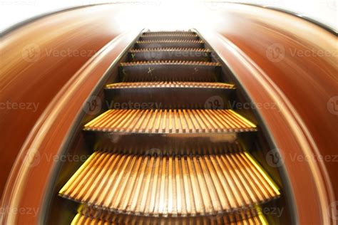 old antique wooden escalator in new york 17362599 Stock Photo at Vecteezy