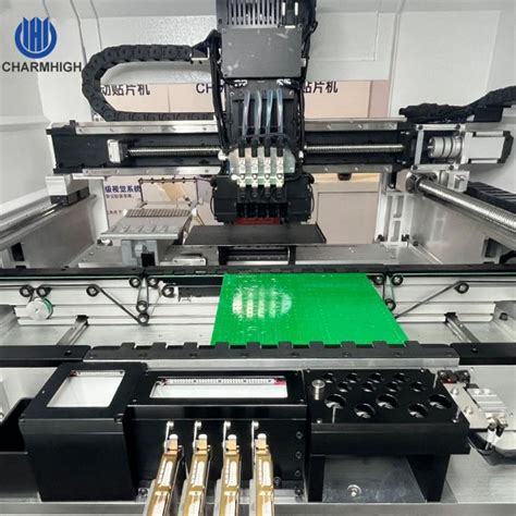 Universal PCB SMD Pick And Place Machine Full Automatic With Base CHM 551