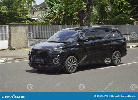 2022 Toyota Avanza Tipo 15 G Foto Editorial Imagen De Sumatra Coche