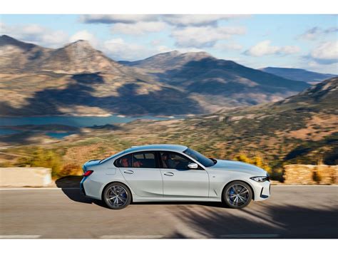 2023 BMW 330e Pictures: | U.S. News