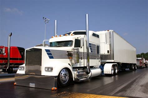 Semitrckn Kenworth Custom W900L With Matching Reefer Kenworth