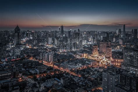 Horizonte De La Ciudad Al Atardecer Foto Descarga Gratuita Hd Imagen