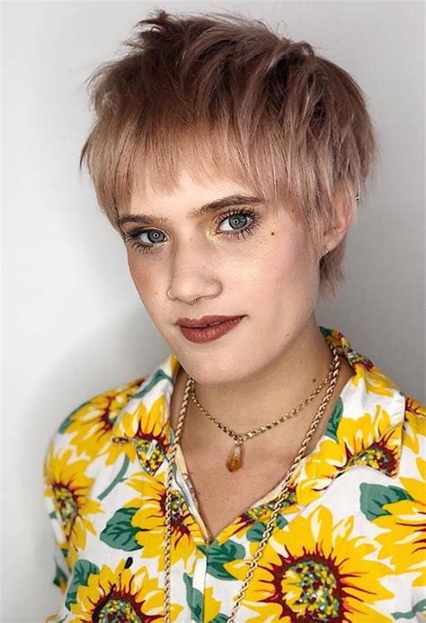 61 Extra Cool Pixie Haircuts For Women To Try Pixie Hairstyles Short Hair Styles Pixie Pixie