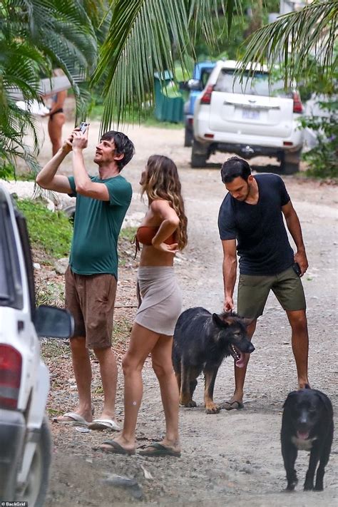 Smiling Supermodel Gisele Bundchen Enjoys A Stroll In Costa Rica With