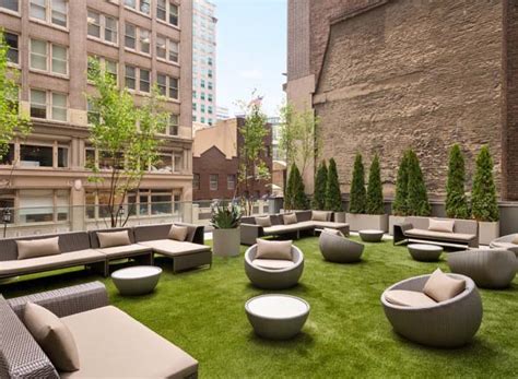 Skylawn Rooftop Bar - Rooftop bar in New York, NYC | The Rooftop Guide