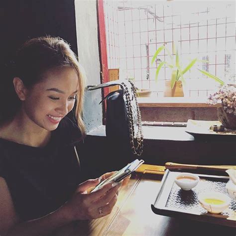 Vân Hugo từ hot girl đời đầu chớp mắt đã biến thành quý bà ngực khủng