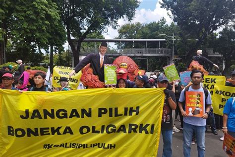 Foto Ada Demo Di Patung Kuda Jalan Medan Merdeka Barat Ditutup