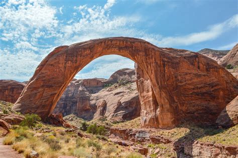 Lake Powell: An Adventure to Rainbow Bridge – Pictures and Plane Tickets